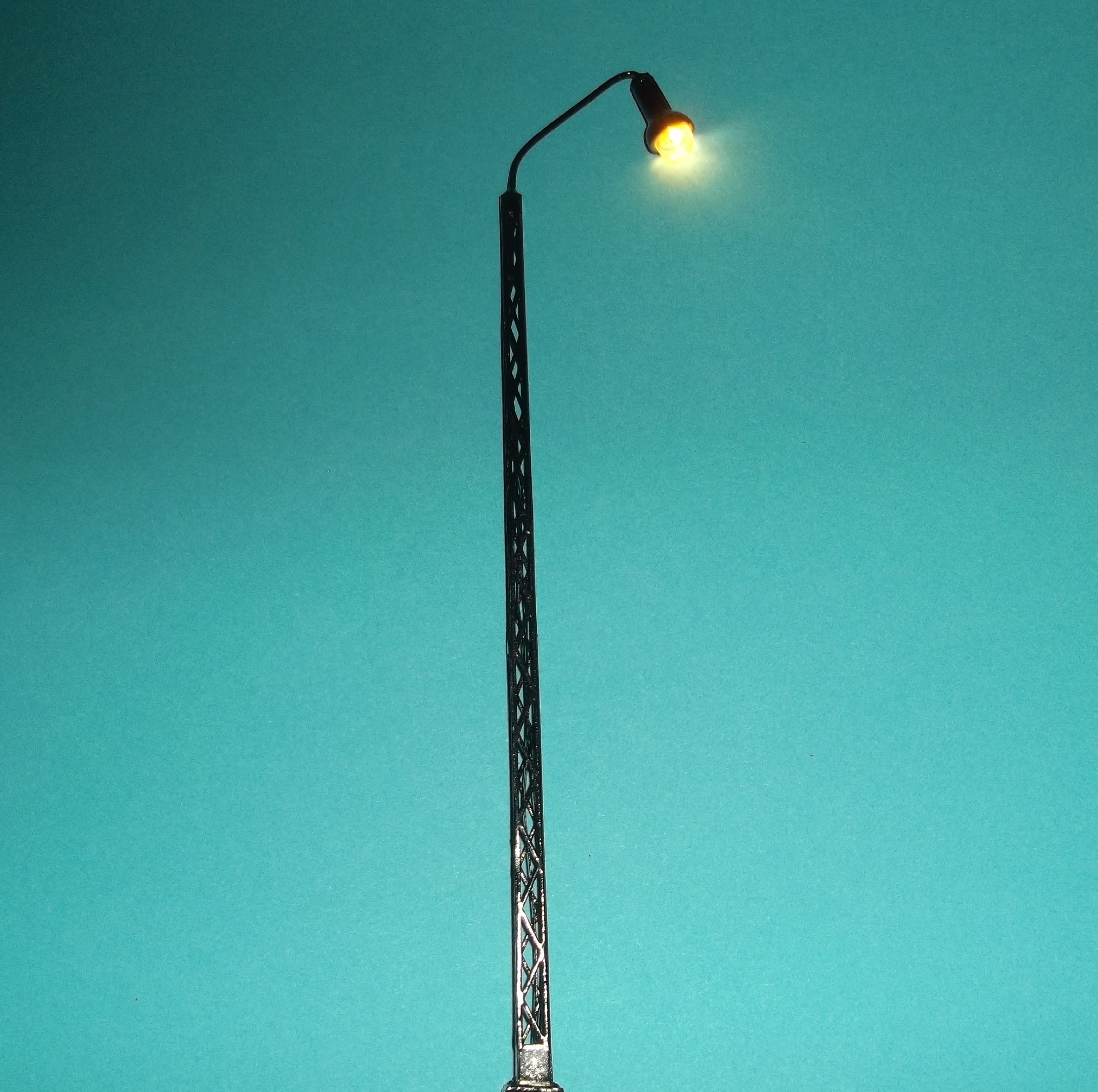 Item Code YL10 - Lattice Mast Yard Light